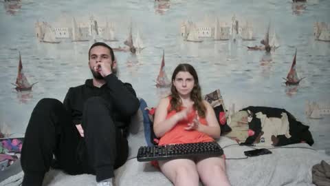 Alex and Sarah online show from 10/04/25, 10:30