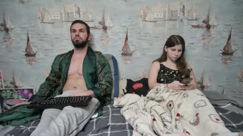 Alex and Sarah online show from 10/26/25, 12:27