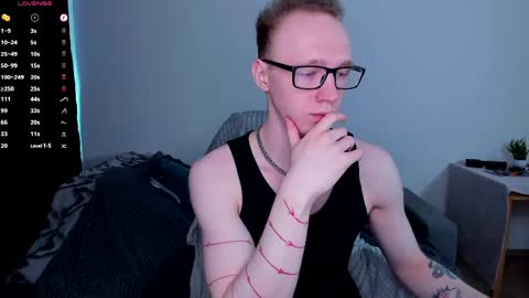 Snapshot of alex_silent chatting on 05/11/26, 12:00 alex_silent online show from 05/11/26, 12:00