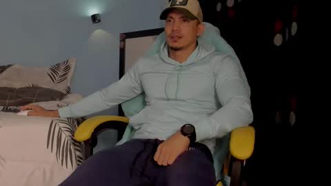 alex_sthorm online show from 11/17/25, 04:40