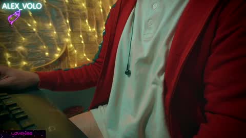 Snapshot of alex_volo chatting on 01/05/25, 01:03 Alex online show from 01/05/25, 01:03