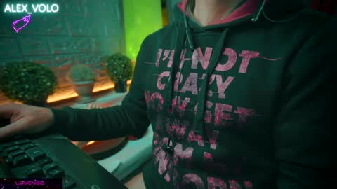 Snapshot of alex_volo chatting on 01/21/25, 07:47 Alex online show from 01/21/25, 07:47