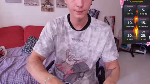 Snapshot of alex_wandhot chatting on 07/10/26, 07:45 Alex WandHot online show from 07/10/26, 07:45