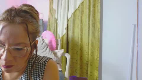 Snapshot of alexa472 chatting on 05/10/26, 04:06 Alexa online show from 05/10/26, 04:06