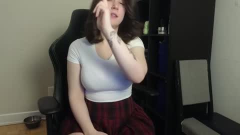 dont be afraid to click social media link its  working  just click on that  online show from 01/30/25, 12:50