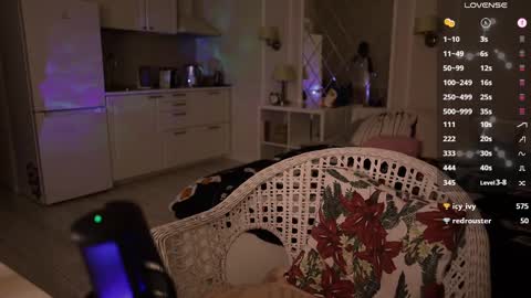 Snapshot of alexa_feels chatting on 02/21/25, 01:11 Little Duck homie online show from 02/21/25, 01:11