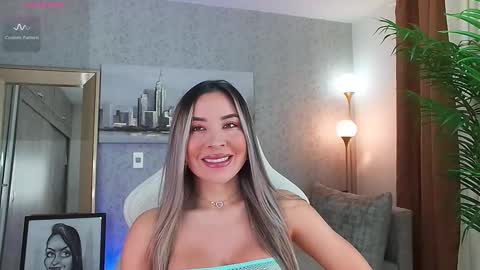 Alejandra online show from 12/04/25, 12:09