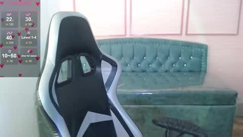 Snapshot of alexa_romero_t chatting on 11/05/25, 12:38 Alexandra online show from 11/05/25, 12:38