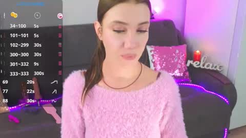 Snapshot of alexa_stoun chatting on 11/19/25, 11:32 Alexa online show from 11/19/25, 11:32