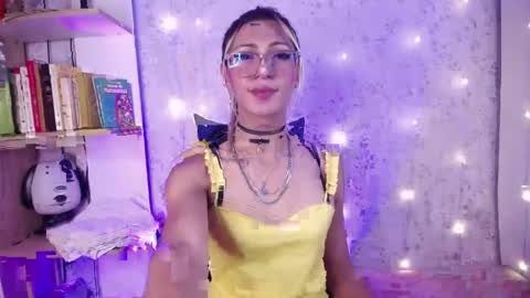 alexaavandercloude online show from 04/18/26, 01:26