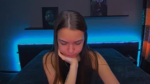 Snapshot of alexabarkley chatting on 03/05/25, 03:08 angel online show from 03/05/25, 03:08