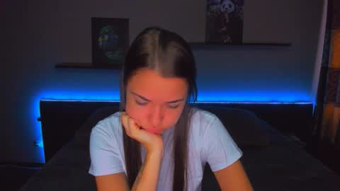 Snapshot of alexabarkley chatting on 09/15/25, 12:32 angel online show from 09/15/25, 12:32