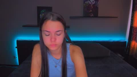 Snapshot of alexabarkley chatting on 09/18/25, 12:23 angel online show from 09/18/25, 12:23