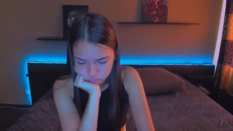 Snapshot of alexabarkley chatting on 09/19/25, 12:34 angel online show from 09/19/25, 12:34