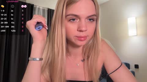 Snapshot of alexadevilicious chatting on 03/13/26, 07:09 ALEXA online show from 03/13/26, 07:09