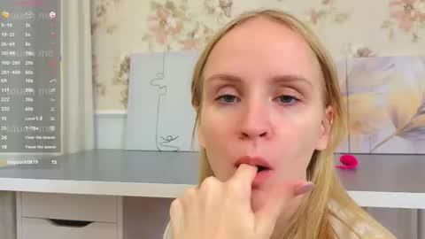 Emma - blonde and Mia - dark online show from 12/17/25, 03:12