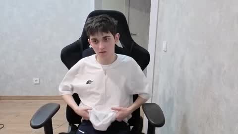 Snapshot of alexander_18_xxl chatting on 04/04/26, 07:11 Alexander online show from 04/04/26, 07:11