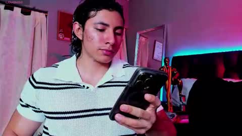 Snapshot of alexander_classy chatting on 12/15/25, 01:21 Alex online show from 12/15/25, 01:21