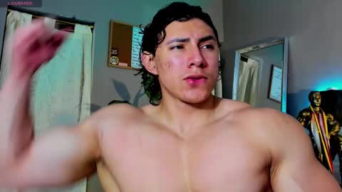 Snapshot of alexander_classy chatting on 01/10/26, 03:52 Alex online show from 01/10/26, 03:52