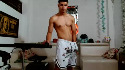 Snapshot of alexander_cr chatting on 07/23/26, 01:58 Alexander online show from 07/23/26, 01:58