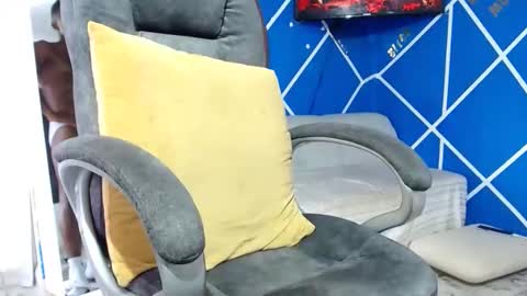 alexander online show from 11/18/25, 01:04