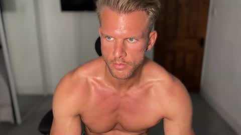 Snapshot of alexandersteelmuscle chatting on 07/10/26, 07:05 Alexander Steel online show from 07/10/26, 07:05