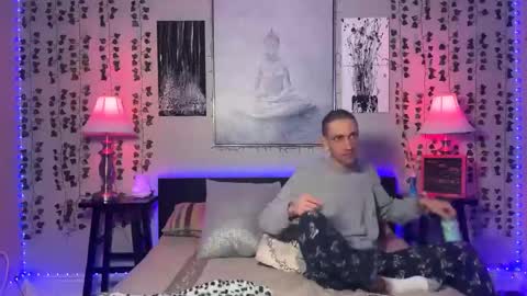 Snapshot of alexandjohntv chatting on 01/27/25, 01:05 Alex John online show from 01/27/25, 01:05