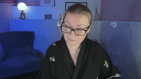 Alexandra online show from 01/04/25, 01:52