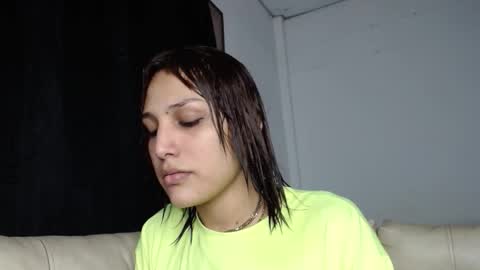 Snapshot of alexandra_lorens chatting on 10/23/25, 01:38 geo online show from 10/23/25, 01:38