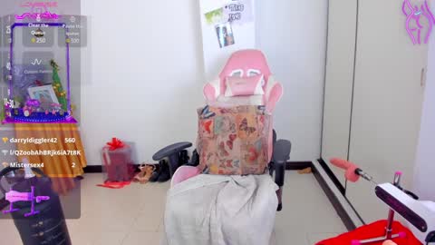 Alexandra Independent model online show from 12/06/24, 08:05