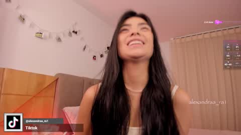 Alexandra Rodriguez online show from 11/06/25, 11:59