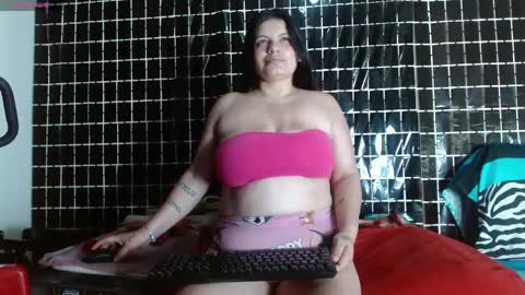 Snapshot of alexandra_xxx_ chatting on 04/20/26, 11:57 alexandra_xxx_ online show from 04/20/26, 11:57