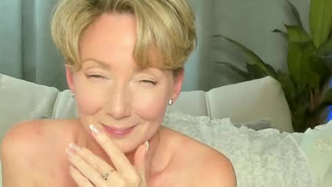 Alexandra online show from 05/11/26, 02:45