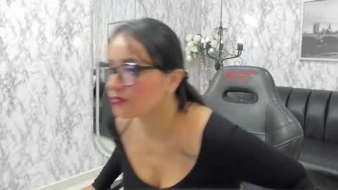 Snapshot of alexandramilff chatting on 12/18/25, 04:18 Alexandra Milff online show from 12/18/25, 04:18