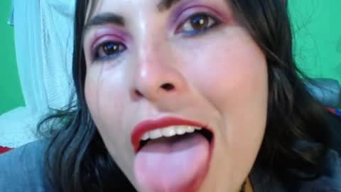 Snapshot of alexandrasaen chatting on 01/08/25, 11:52 alexandrasaen online show from 01/08/25, 11:52