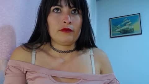 Snapshot of alexandrasaen chatting on 12/17/25, 10:27 alexandrasaen online show from 12/17/25, 10:27