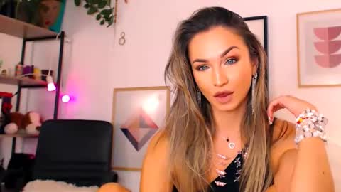 Snapshot of alexandrawooow chatting on 10/31/25, 06:31 alexandrawooow online show from 10/31/25, 06:31