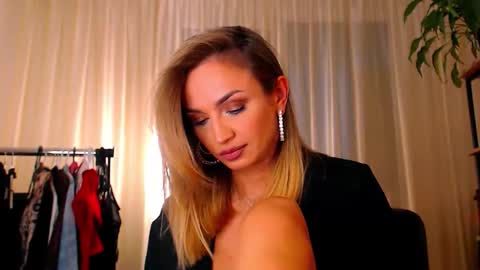 Snapshot of alexandrawooow chatting on 05/01/26, 04:55 alexandrawooow online show from 05/01/26, 04:55