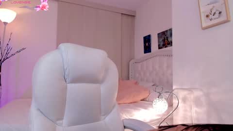 Snapshot of alexaworld chatting on 12/30/24, 05:15 lexandra online show from 12/30/24, 05:15