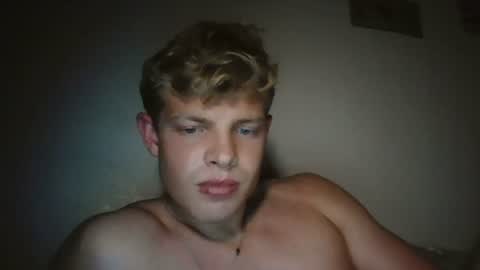 Snapshot of alexcoxx21 chatting on 07/28/26, 08:01 alexcoxx21 online show from 07/28/26, 08:01
