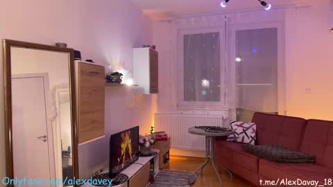 Snapshot of alexdavey chatting on 01/07/25, 09:35           online show from 01/07/25, 09:35