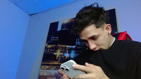 Snapshot of alexgiraldo__ chatting on 03/20/26, 10:25 alexgiraldo__ online show from 03/20/26, 10:25