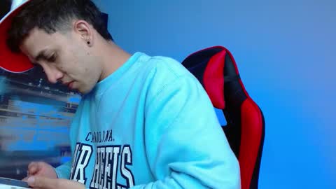 Snapshot of alexgiraldo__ chatting on 03/25/26, 02:50 alexgiraldo__ online show from 03/25/26, 02:50