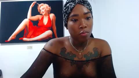 Snapshot of alexia_sinclaire24 chatting on 04/26/26, 01:36 alexia_sinclaire24 online show from 04/26/26, 01:36