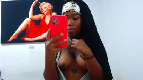 Snapshot of alexia_sinclaire24 chatting on 05/03/26, 12:05 alexia_sinclaire24 online show from 05/03/26, 12:05