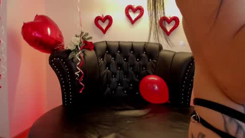 Alexiaa  Online 1430 to 2100 GMT-5 online show from 02/12/25, 03:18