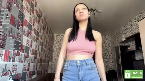 Snapshot of alexiaficke chatting on 05/09/26, 08:41 Emila online show from 05/09/26, 08:41