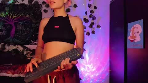 Snapshot of alexiafisher_ chatting on 02/08/25, 09:04 Alex online show from 02/08/25, 09:04