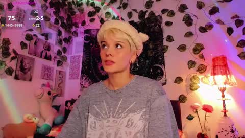 Snapshot of alexiafisher_ chatting on 02/13/25, 07:10 Alex online show from 02/13/25, 07:10