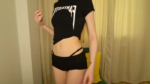 Snapshot of alexialunaris chatting on 04/13/26, 10:10 Alexia online show from 04/13/26, 10:10